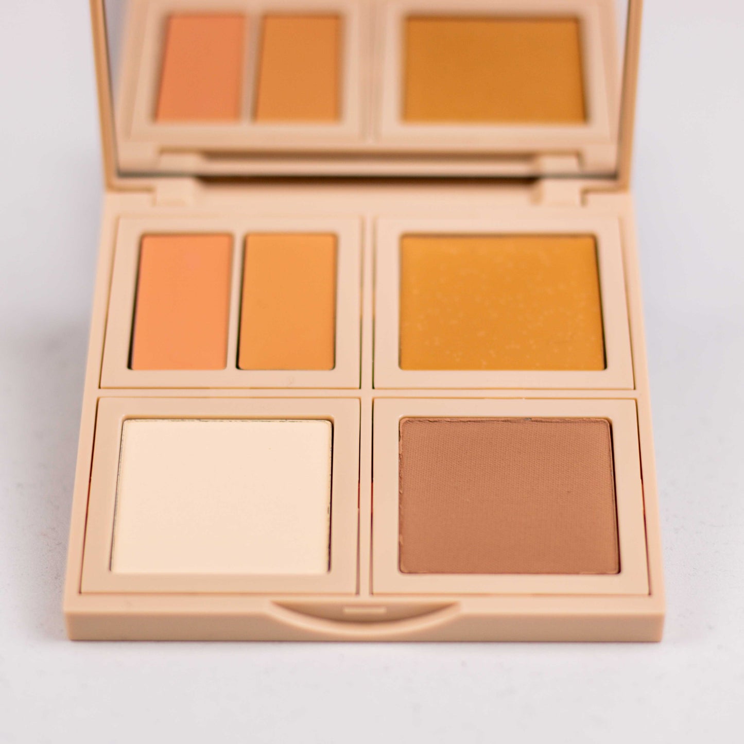 Bobbi Brown Essential 5 in 1 Face Palette - Peach Bisque
