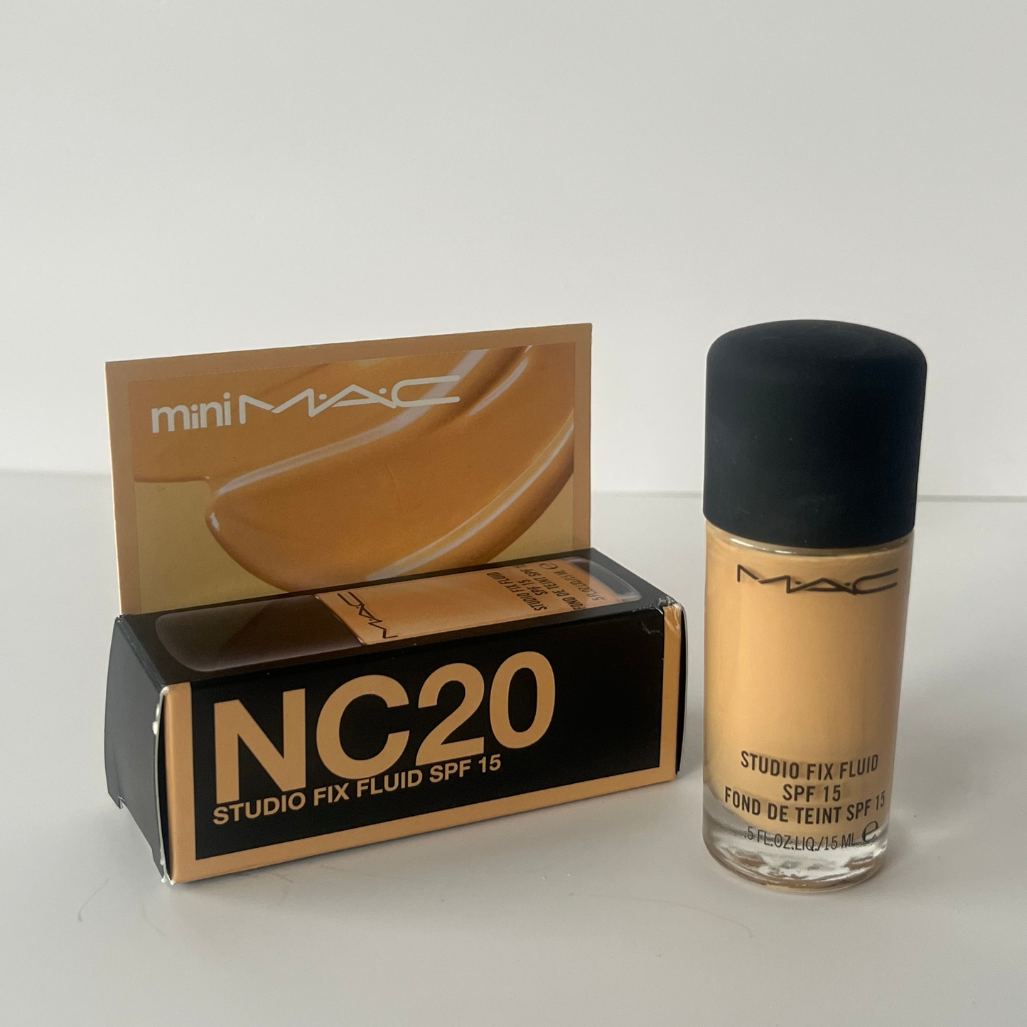 MAC Studio Fix Fluid Foundation Mini SPF15 - NC20 - oude formule