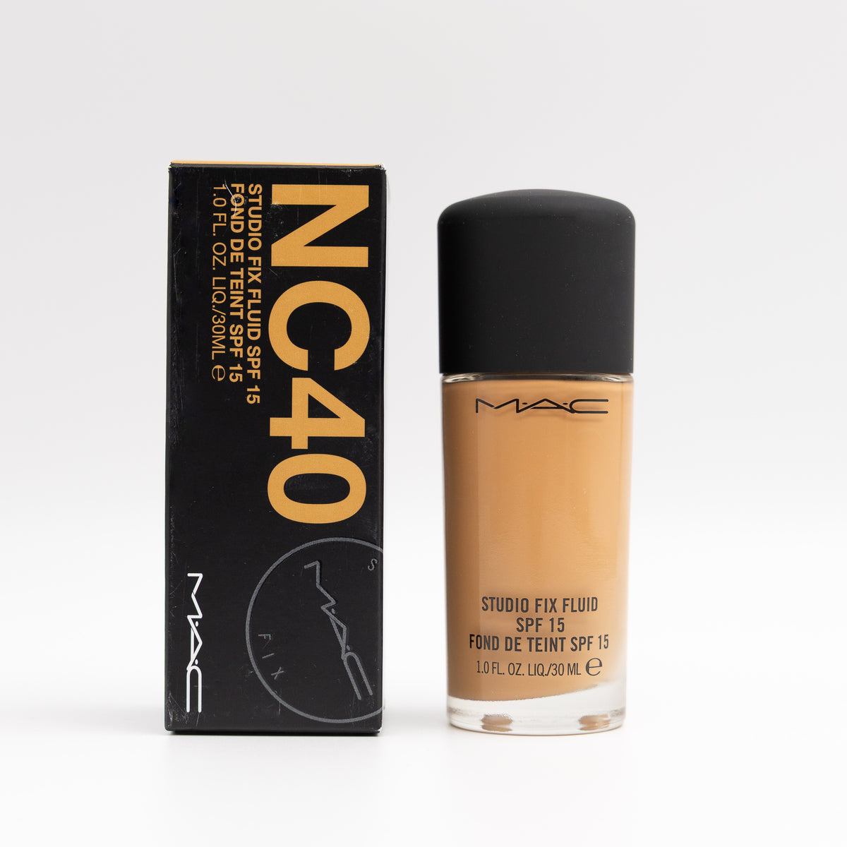 MAC Studio Fix Fluid Foundation SPF 15 NC40 - Oude Formule
