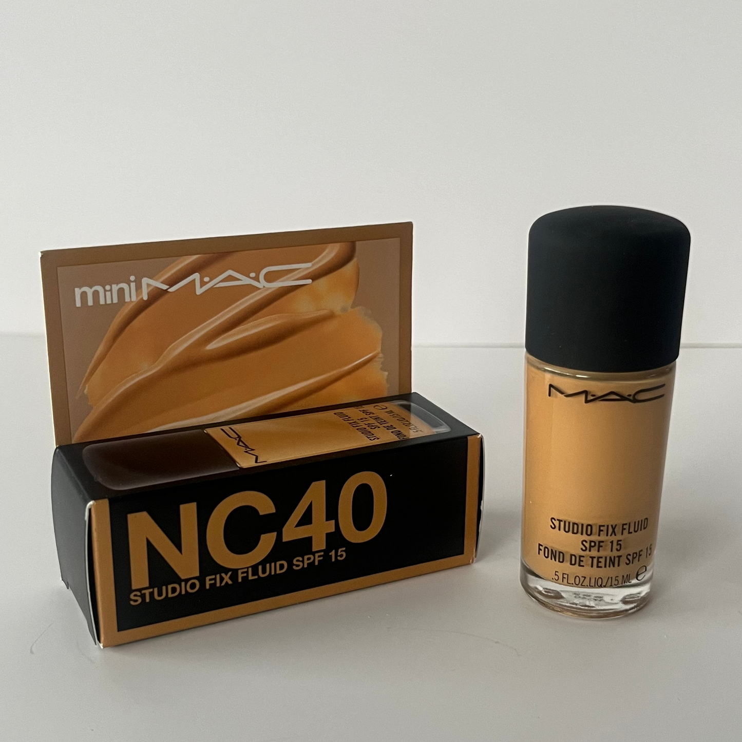 MAC Studio Fix Fluid Foundaton Mini SPF 15 - NC40 - oude formule