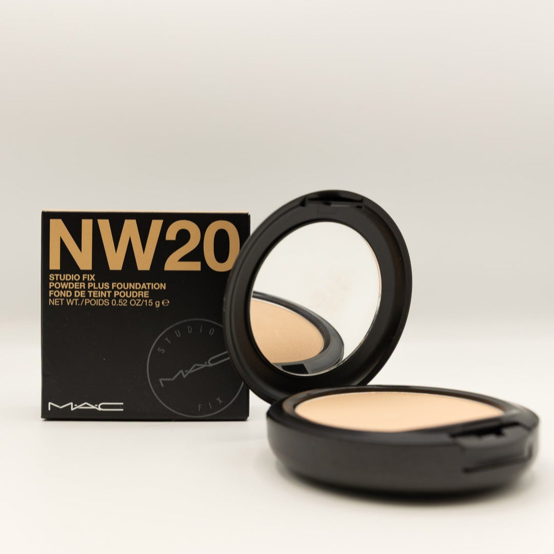 MAC Studio Fix Powder Plus Foundation NW 20