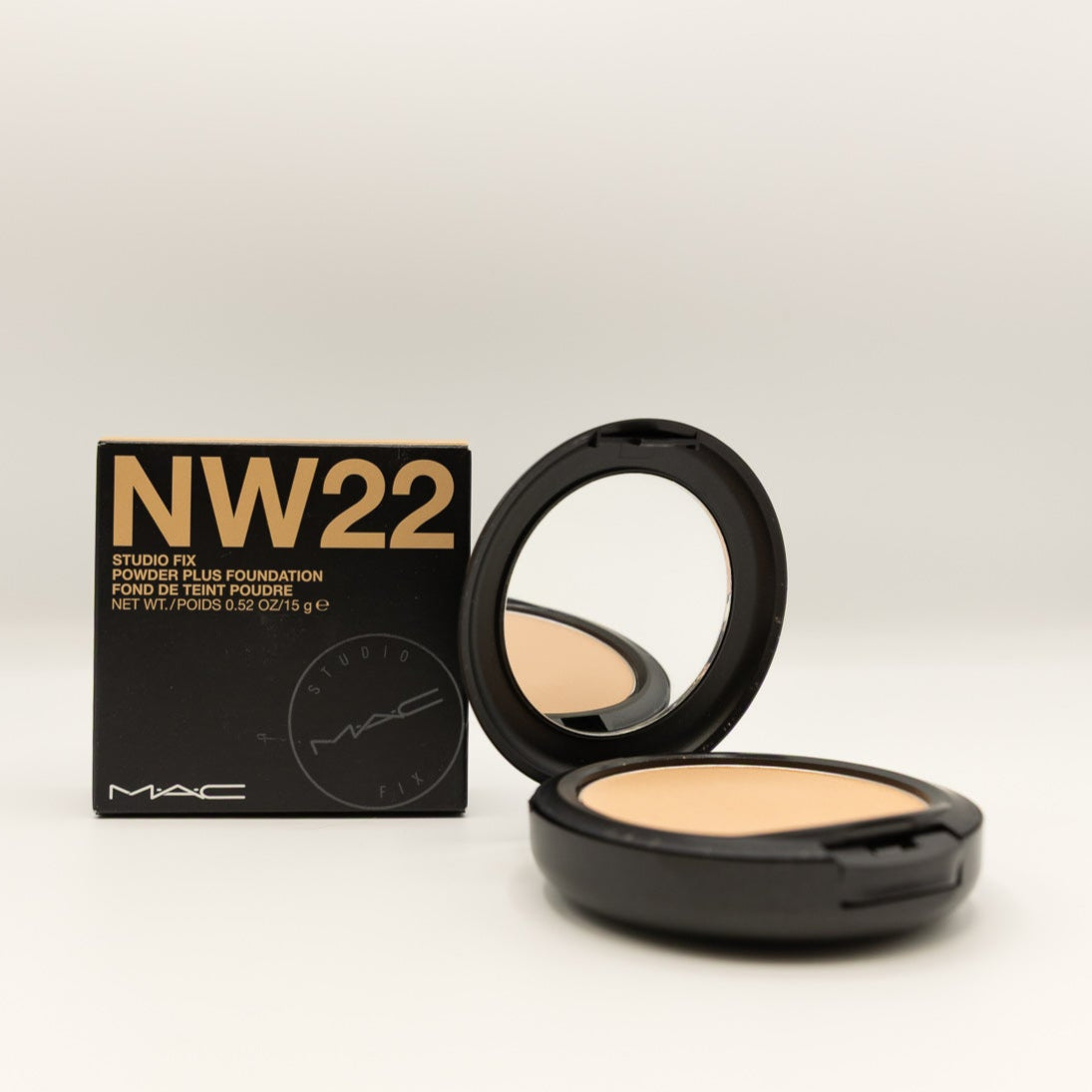MAC Studio Fix Powder Plus Foundation NW 22