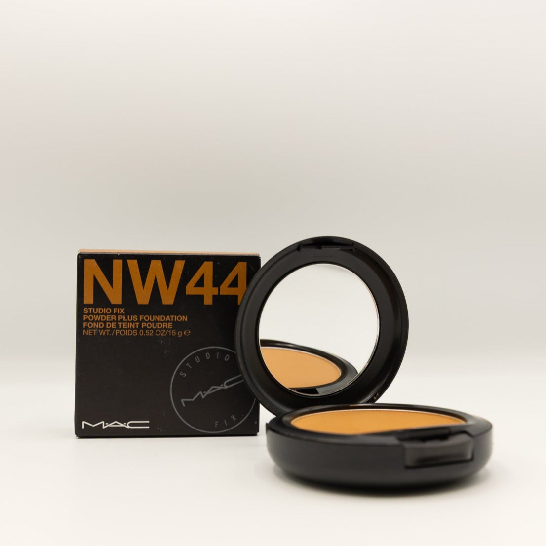 MAC Studio Fix Powder Plus Foundation NW 44