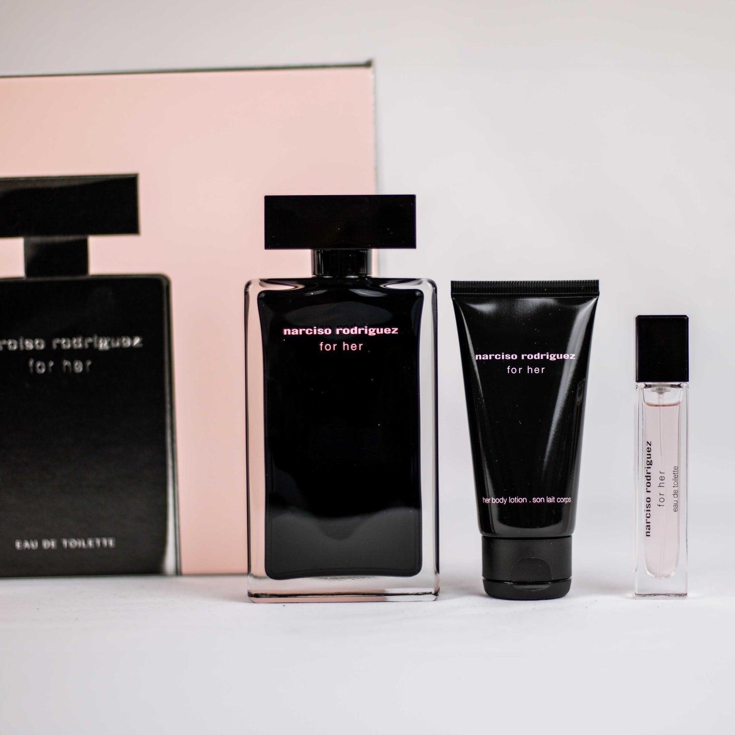 Narciso Rodriguez For Her Giftset 100 ML Eau de Toilette, 10 ML Eau de toilette & 50 ML bodylotion