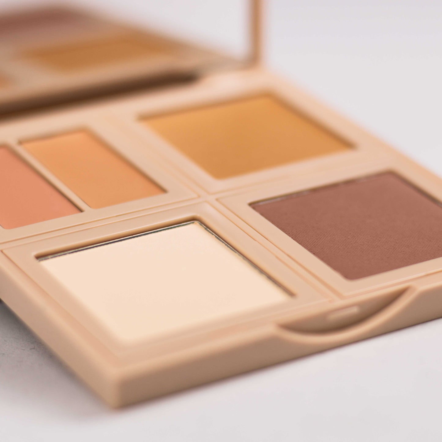 Bobbi Brown Essential 5 in 1 Face Palette - Warm Beige