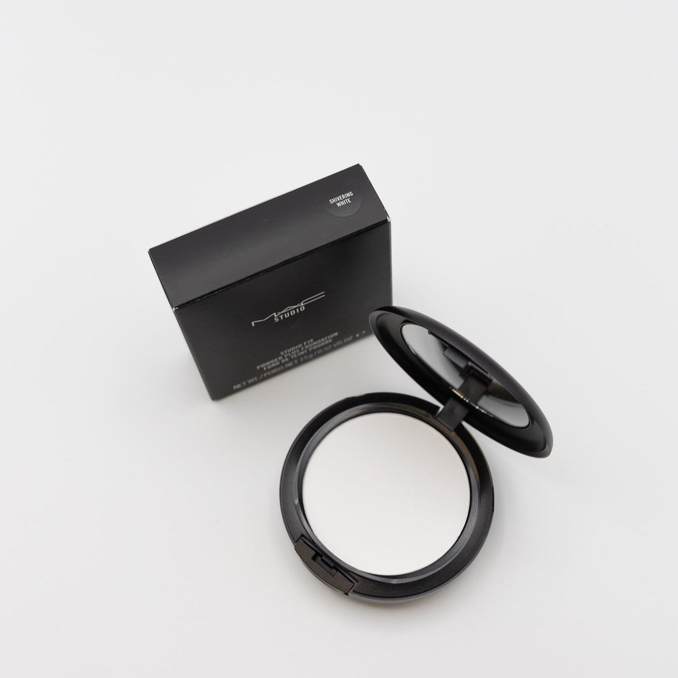 MAC Studio Fix Powder Plus Foundation Shivering white