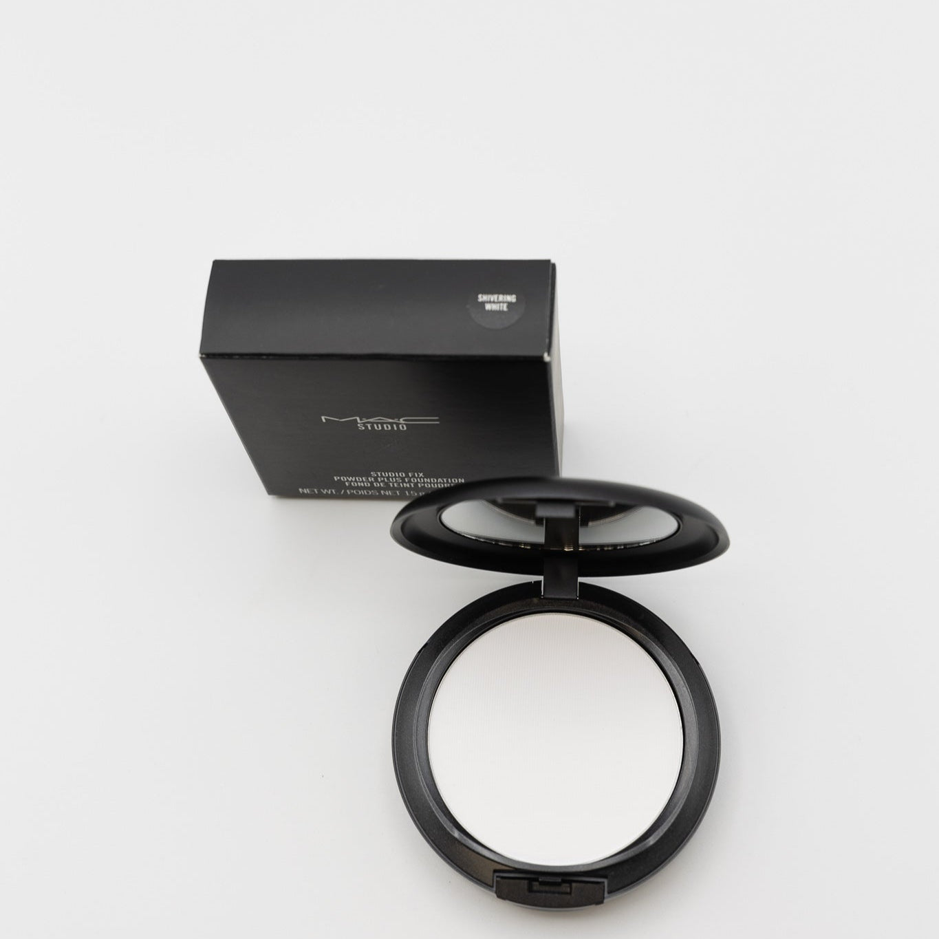 MAC Studio Fix Powder Plus Foundation Shivering white