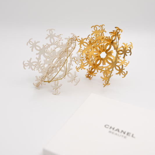 Chanel Snowflake Hanger Set Wit & Goud 