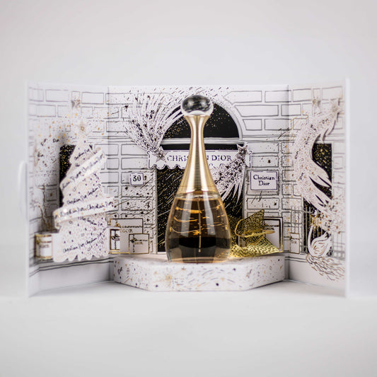 Dior J'adore Le Petite Théâtre Montaigne Giftset 100 ML Eau de Parfum - Limited Edition