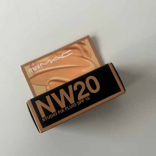 MAC Studio Fix Fluid Foundaton Mini SPF 15 - NW20 - oude formule