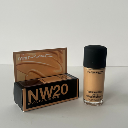 MAC Studio Fix Fluid Foundaton Mini SPF 15 - NW20 - oude formule