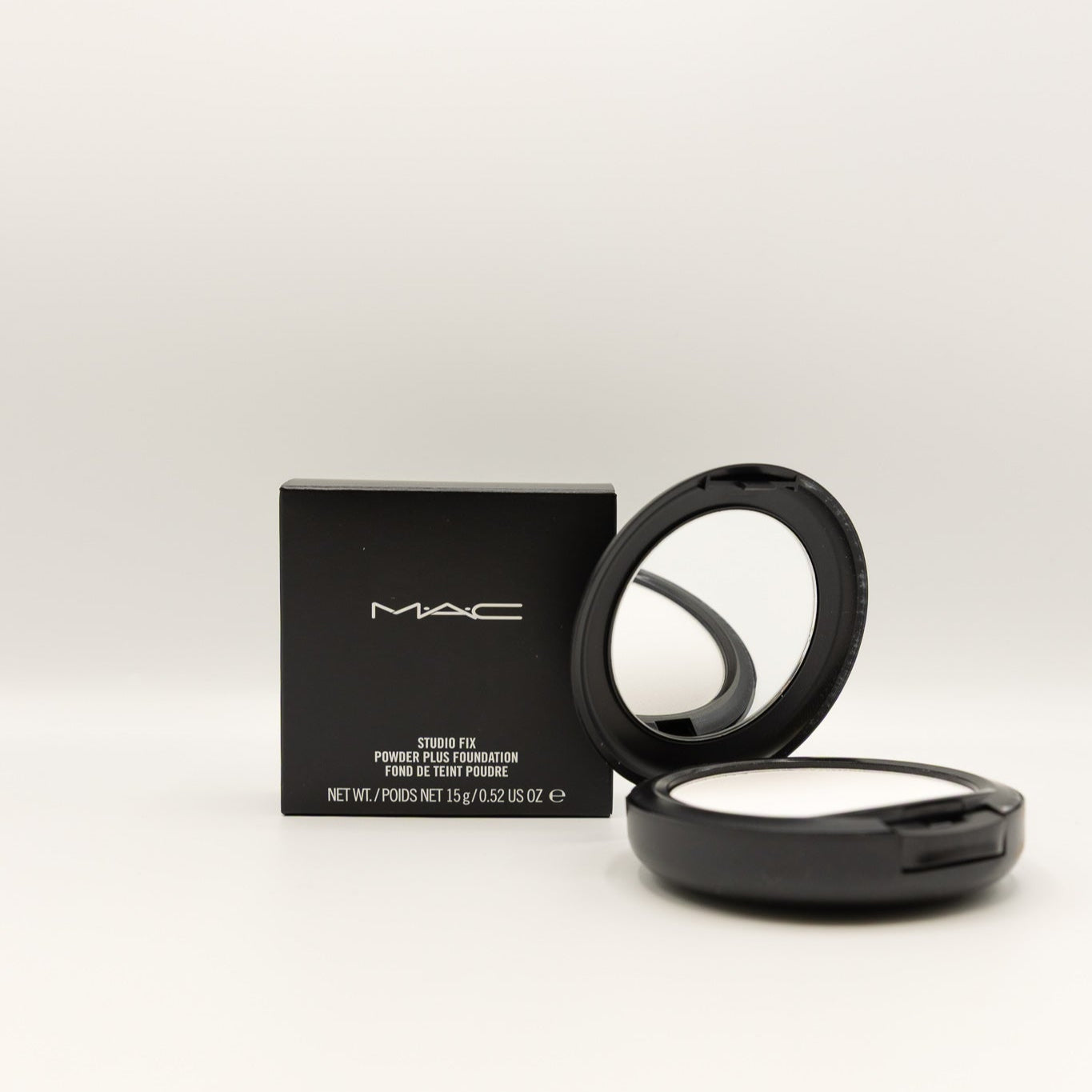 MAC Studio Fix Powder Plus Foundation Shivering white 
