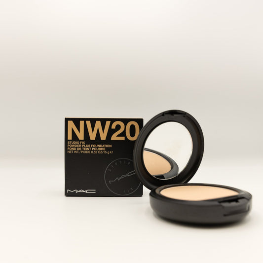 MAC Studio Fix powder plus foundation NW 20