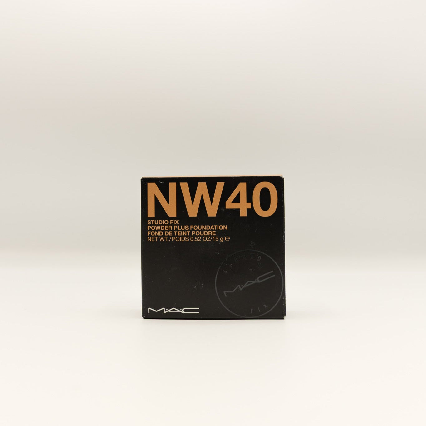 MAC Studio Fix powder plus foundation NW 40 